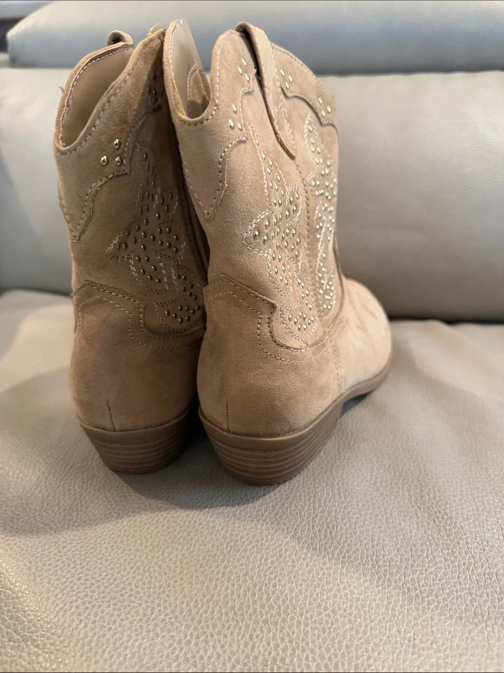 art class Taupe Suede Studded Western Ankle Boots for Kids